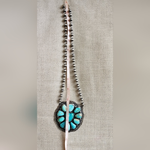 Incredible Large Turquoise Heart Necklace By Navajo Artist Kathleen Yazzie - Picture 6 of 6